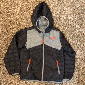North Face reversible Boys Jacket Size Small (7/8)
